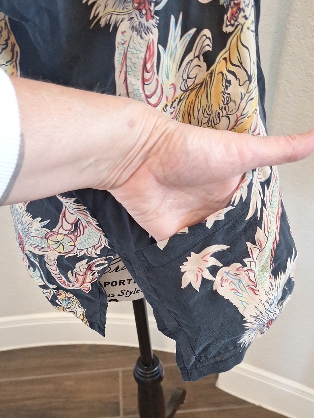 Avanti Dragon And Tiger Tea Timer 100% Silk Mandarin Collar Top Size Small Black - Picture 8 of 11